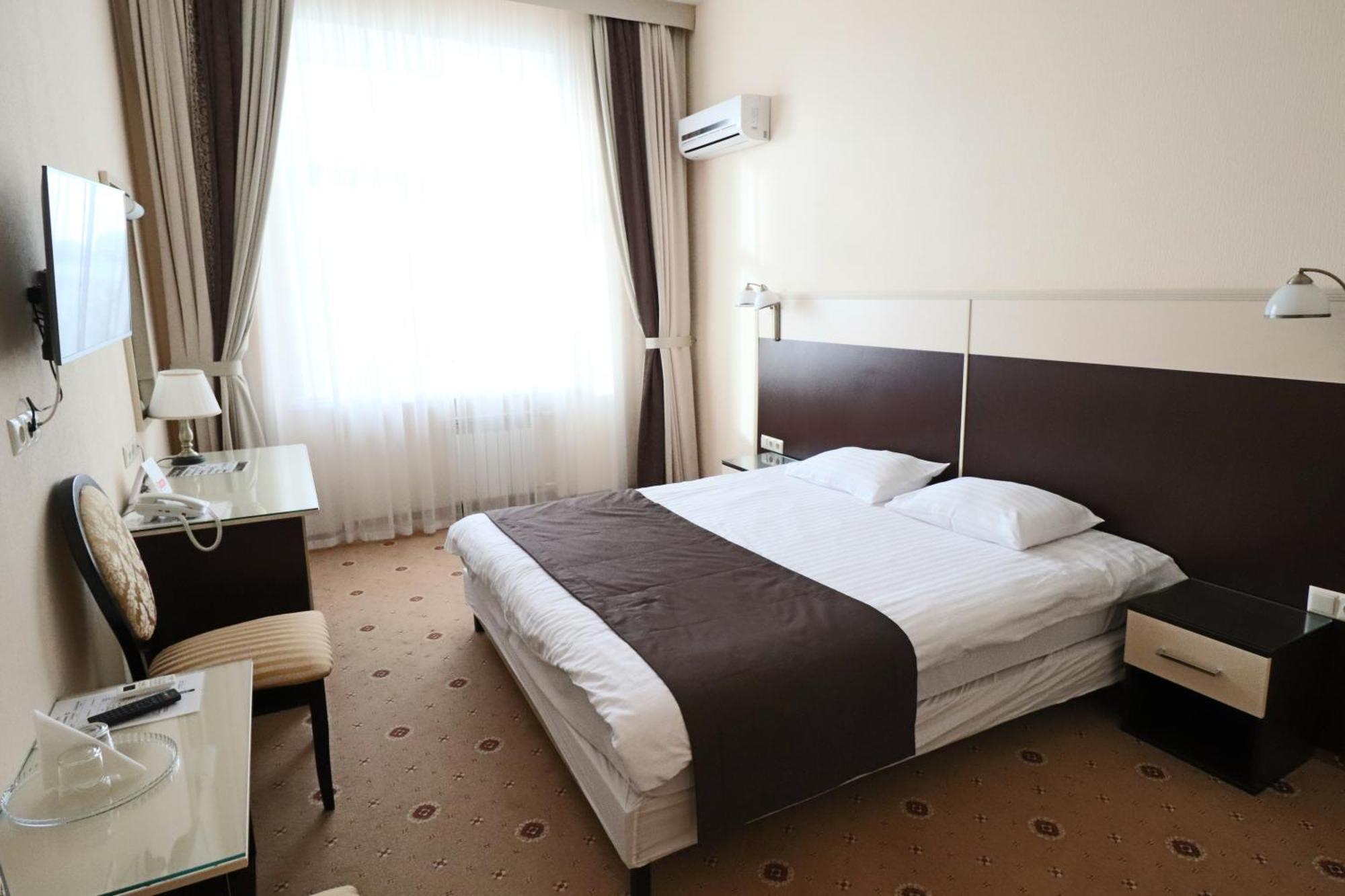 Hotel Ukraine 4*