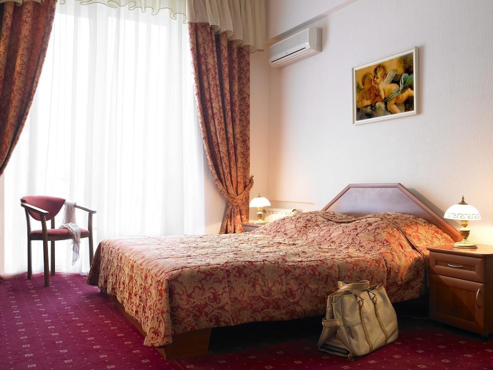 Hotel Ukraine 4*