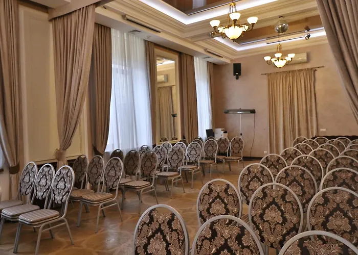 Отель Украина